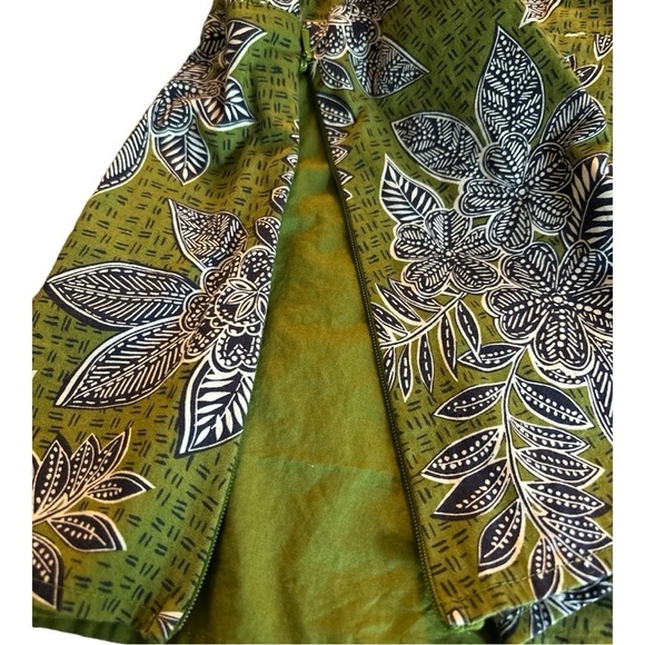 TALBOTS top, Large, sleeveless, short length Green and black floral. Fully Lined - Picture 4 of 6